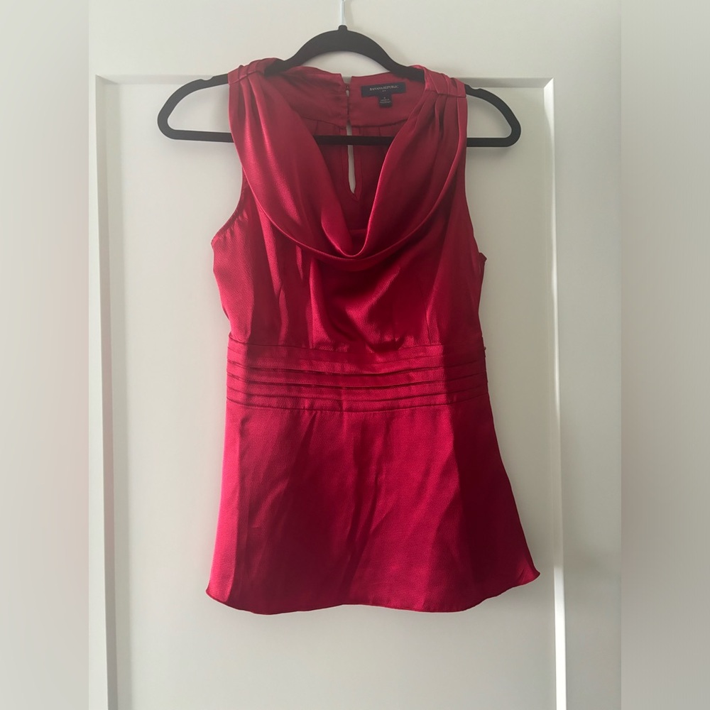 Banana Republic Red Scoop neck Sleeveless Blouse - Size 2
